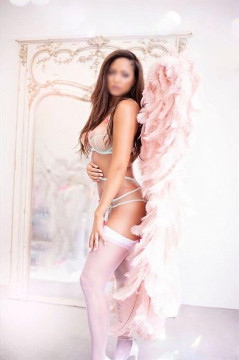 Emma Britt, 24, Zürich - Switzerland, Private escort